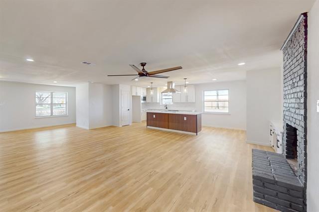 Building Photo - 820 Bedford Ct W
