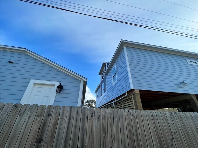 Building Photo - 1413 55th St