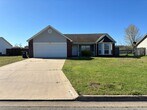 Foto principal - Beautifully Remodeled 3 Bed/2 Bath/2-Car G...