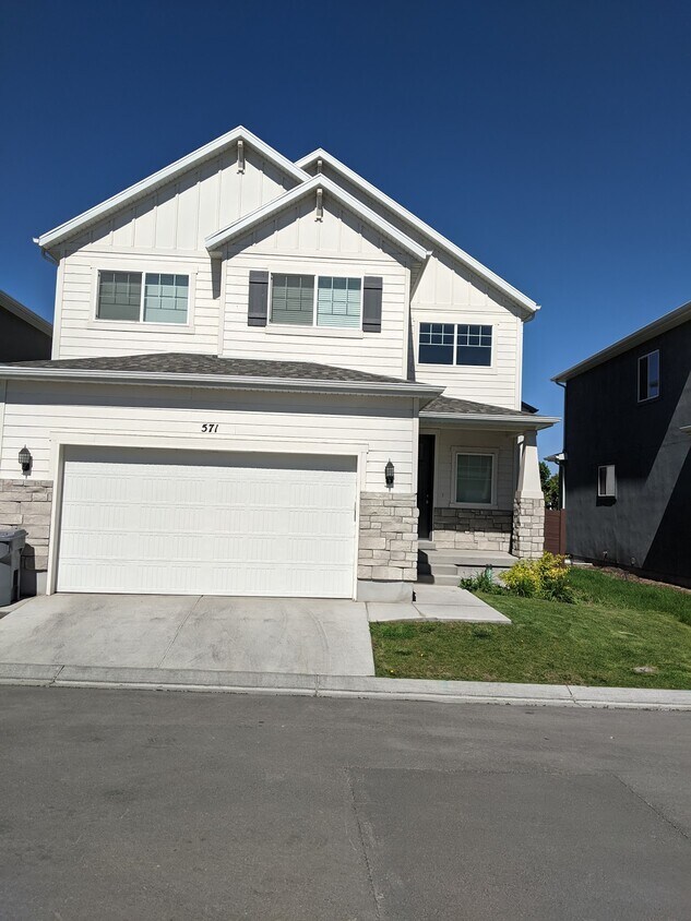 Primary Photo - 571 N 20 W