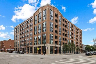 Building Photo - 2300 S Michigan Ave