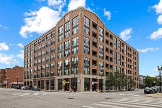 Building Photo - 2300 S Michigan Ave