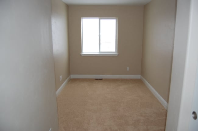 Building Photo - 412 Sunrise Ct