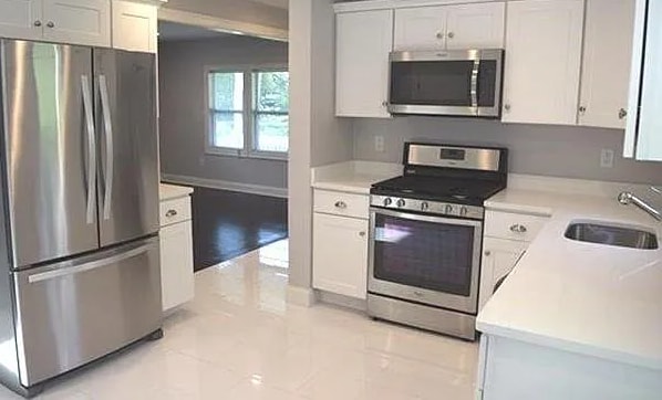 Photo - 35 Phillips Ave (Stoughton, MA)