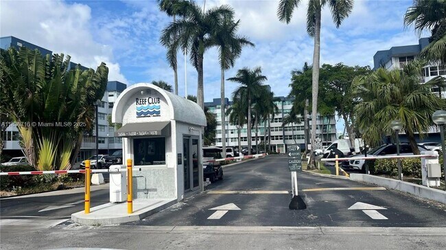 Foto del edificio - 16570 NE 26th Ave