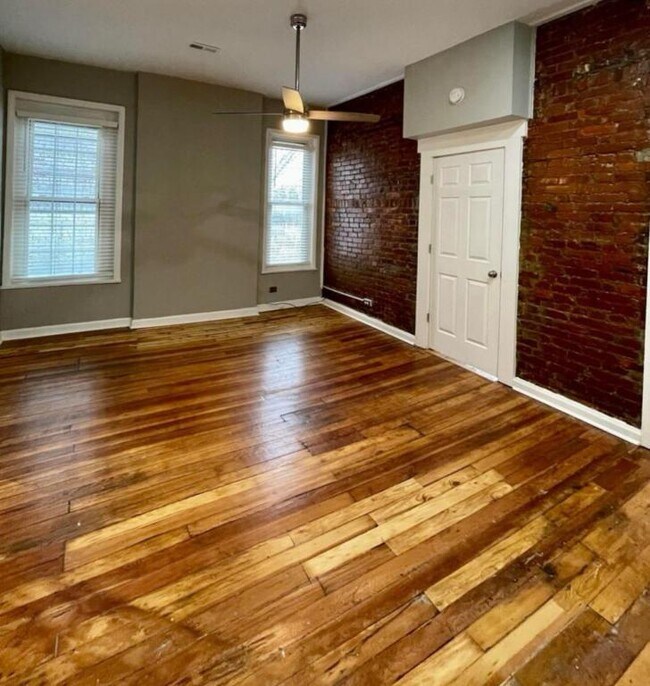 Foto del edificio - 1318 S Brook St