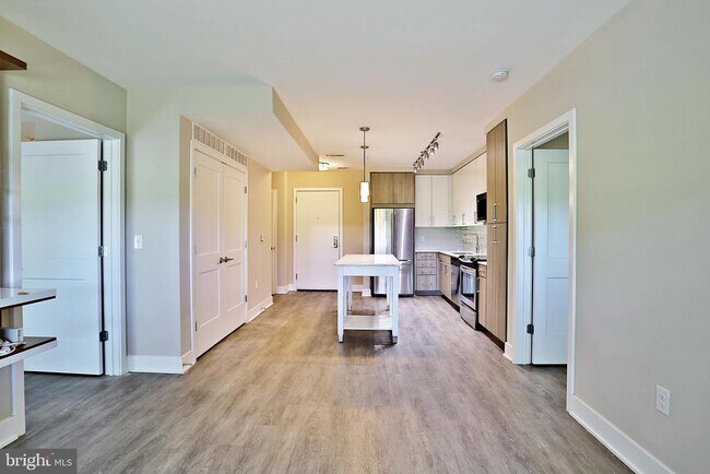 Foto del edificio - 145 Riverhaven Dr