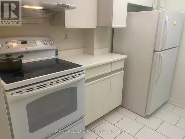 Photo du bâtiment - 1001 Bay St.