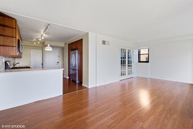 Foto del edificio - 1540 N State Pkwy