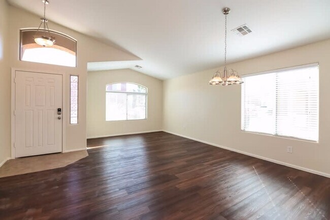 Building Photo - 33256 N Sandstone Dr