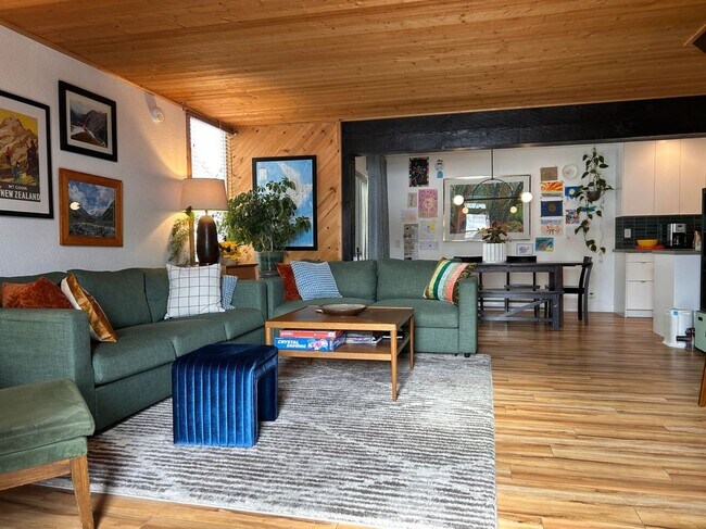 Foto del edificio - 1904 Sierra Nevada Rd