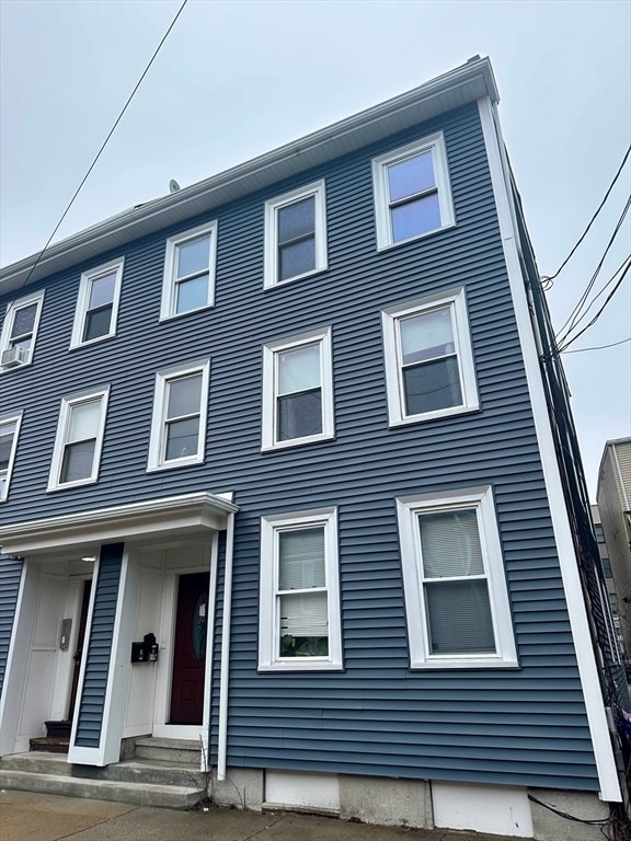 Primary Photo - 18 Mitchell St