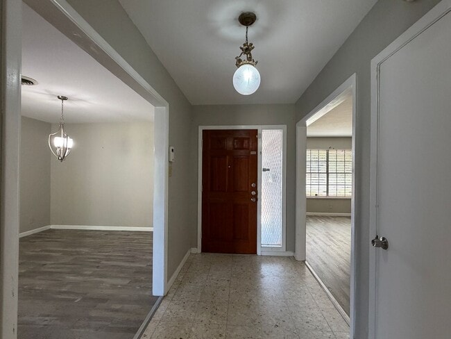 Building Photo - 749 Burkshire Dr