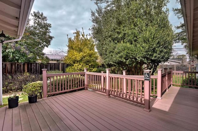 Building Photo - 1103 W Latimer Ave