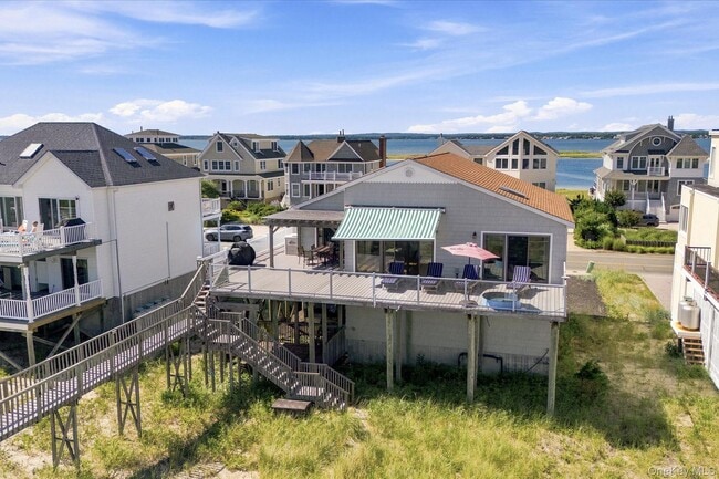Building Photo - 717 Dune Rd