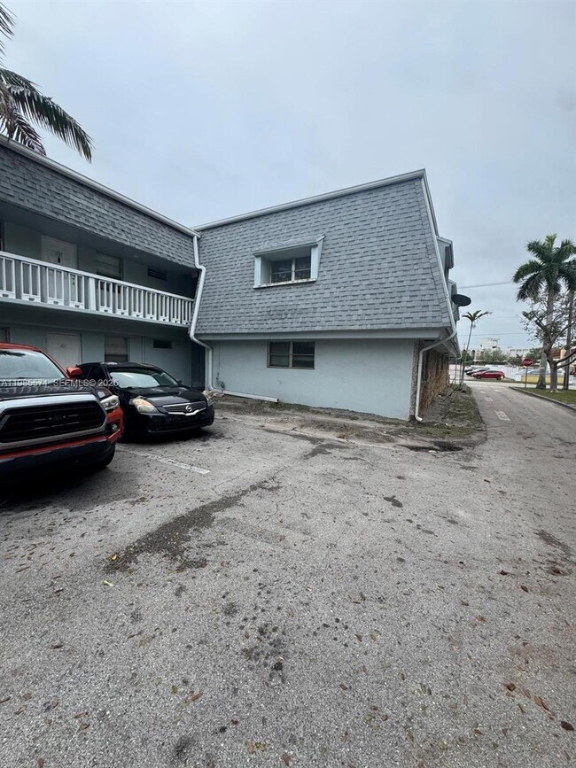 Foto del edificio - 4251 NW 5th St