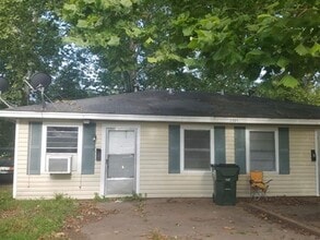 Building Photo - 2305 Trenton St