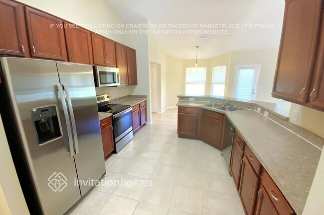 Building Photo - 3237 Lorimar Ln
