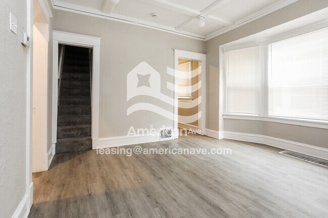 Foto del edificio - 4107 Woodland Ave