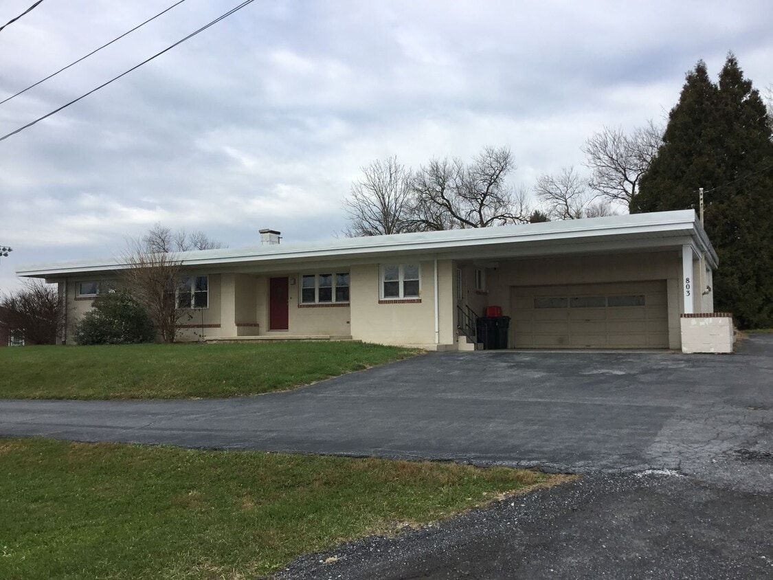 803 BURKEY Ln, Ephrata, PA 17522 House Rental in Ephrata, PA