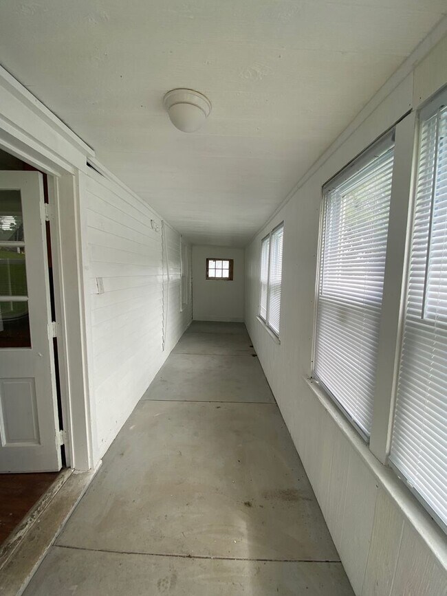 Building Photo - 1239 Fourth St Slatington PA 18080