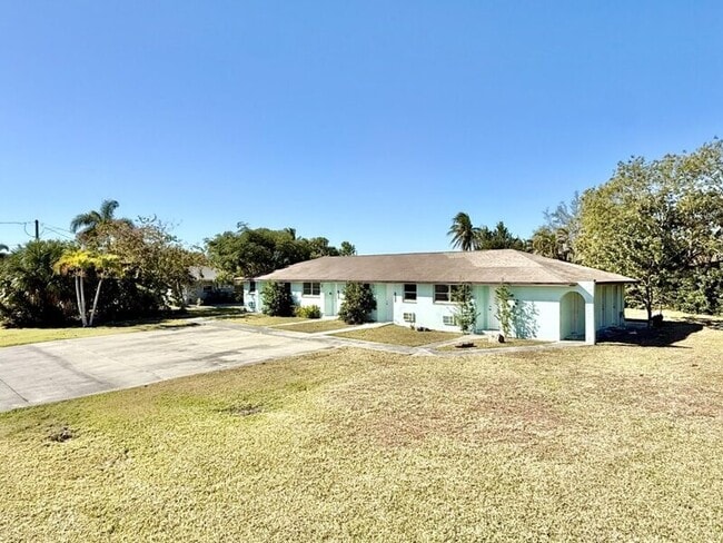 Building Photo - 3403 Palm Dr