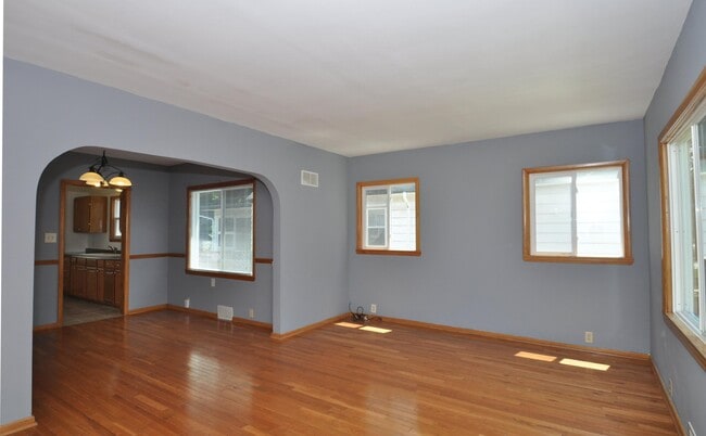 Building Photo - 6212 N Willow Glen Ln