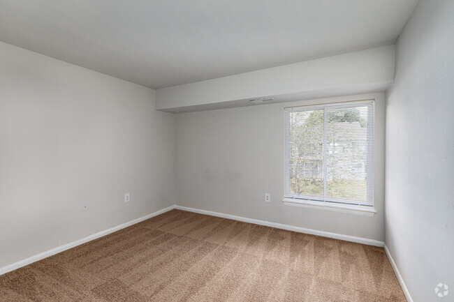 2BR, 1BA - 877SF-Bedroom - Smallwood Gardens