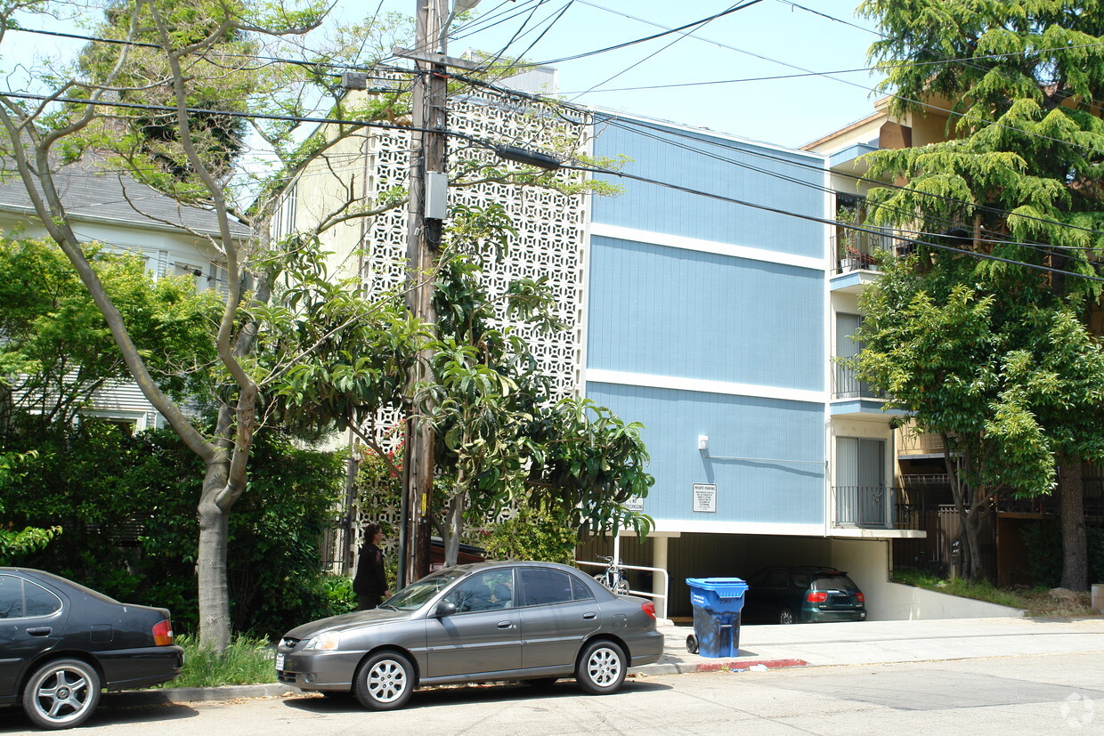 Foto principal - 2540 Benvenue Ave