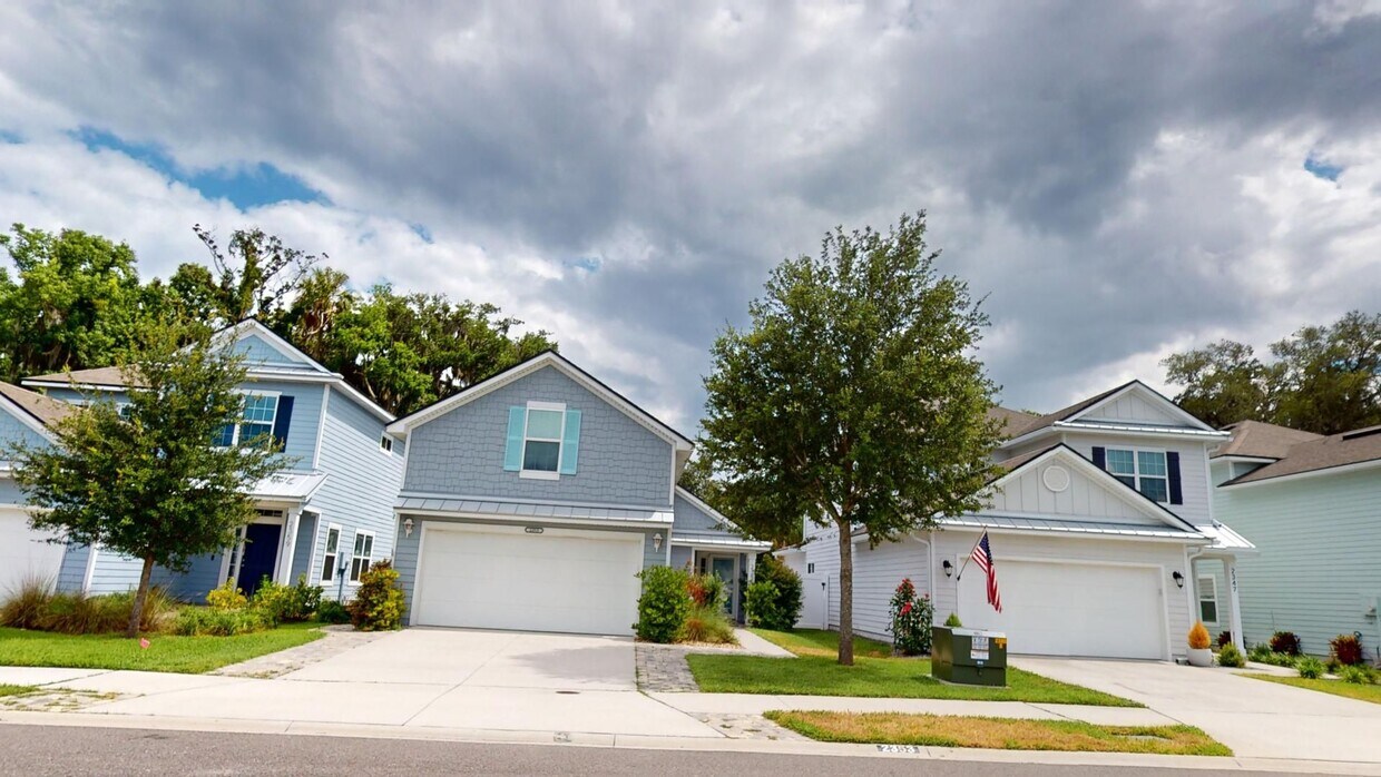 Primary Photo - Fabulous 4 bedroom, 3 bath house