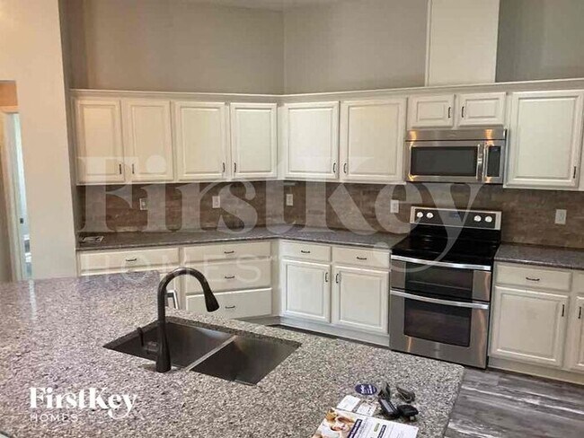 Building Photo - 121 Alexandria Cir