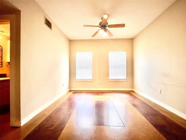 Foto del edificio - 2106 Cullen Ave
