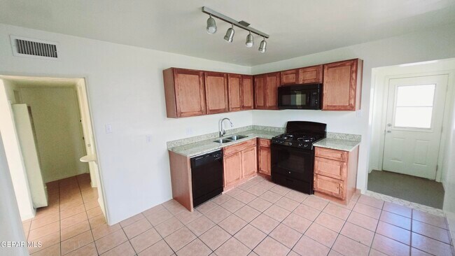 Foto del edificio - 5409 Timberwolf Dr