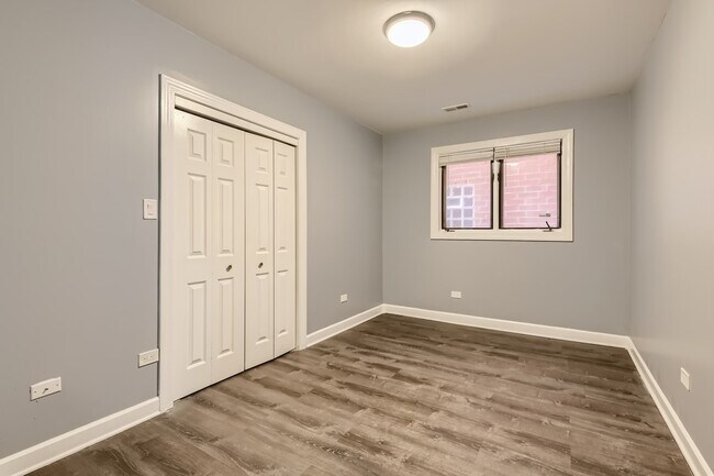 Foto del edificio - 2738 W Polk St