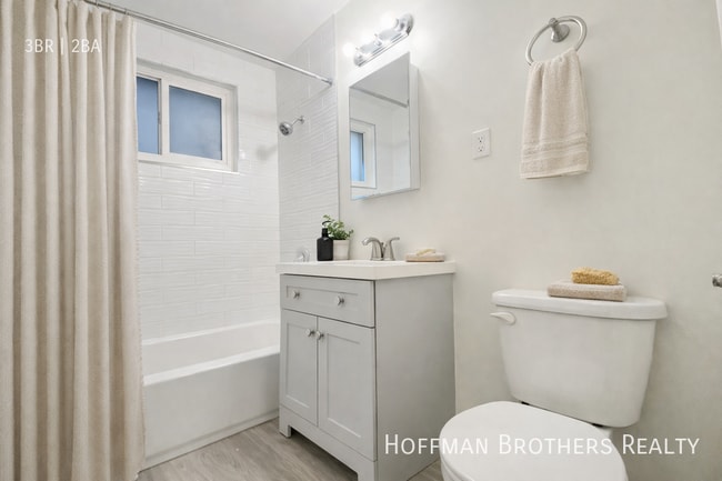 Building Photo - 1445 S Sherbourne Dr