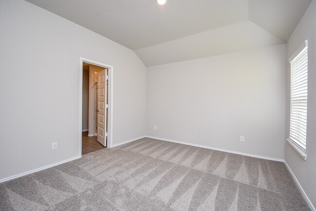 Foto del edificio - 8006 Camphor Ct