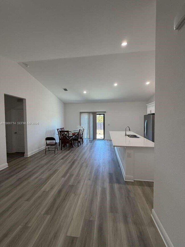 Foto del edificio - 3125 Kanek Cir