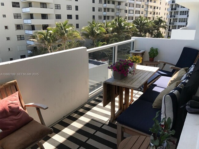 Foto del edificio - 100 Lincoln Rd