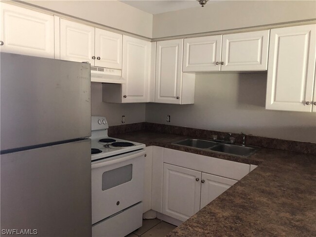 Building Photo - 9173 Seville Rd