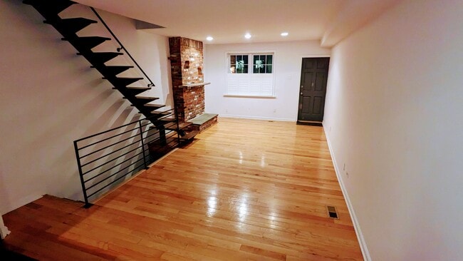 Living Room - 1925 Kater St