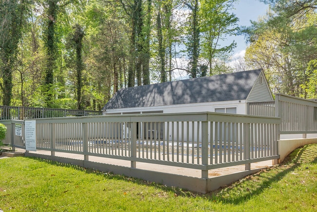 Building Photo - 1243 Cedars Ct