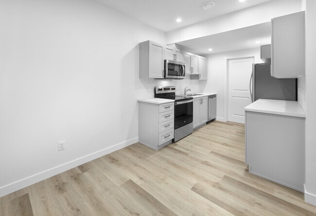 Building Photo - 3014-3169 169 St SW