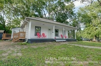 Building Photo - 4540 NE 38th St