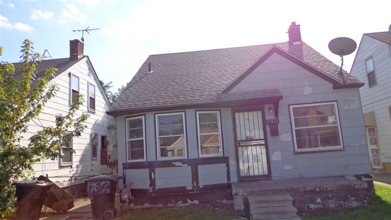 Foto principal - 13870 Manning St