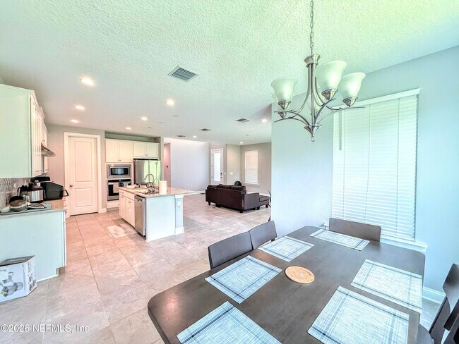 Building Photo - 11344 Newtonian Blvd