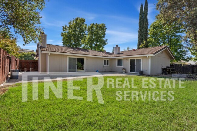 Building Photo - Beautiful 3 Bedroom Home