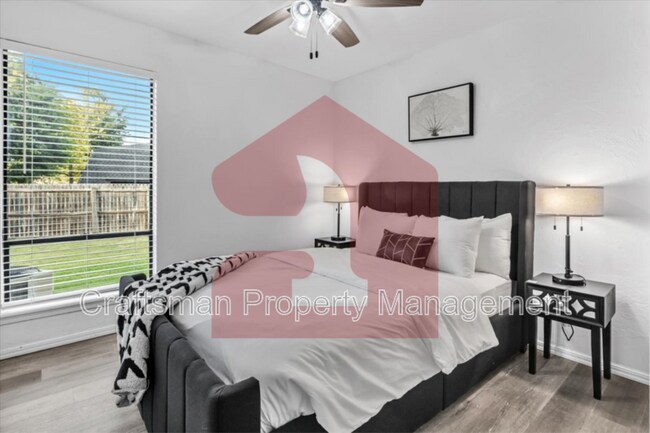 Building Photo - 13128 Green Valley Dr