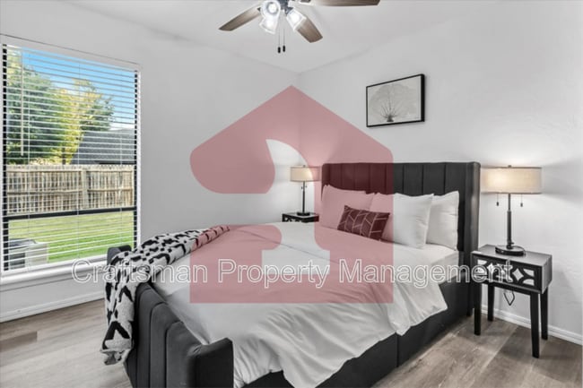 Foto del edificio - 13128 Green Valley Dr