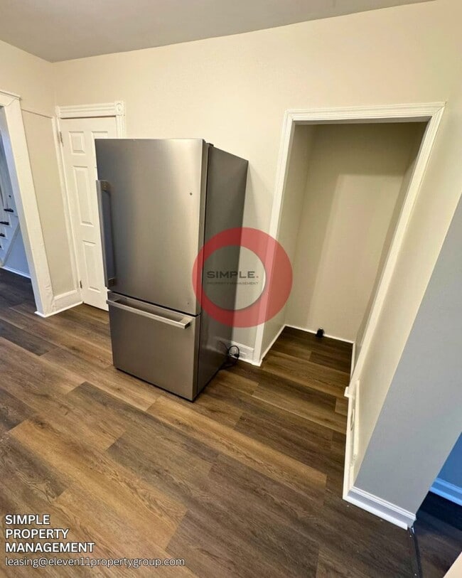 Building Photo - Cozy 3 bedroom 1 bath house with open 1st ...