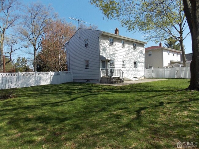 Building Photo - 148 S Plainfield Ave